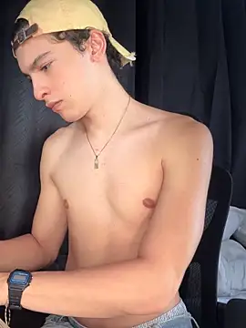 Snapshot of cybercosmiiic chatting on September 11, 8:31 pm cybercosmiiic online show from September 11, 8:31 pm