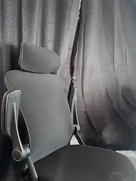 Snapshot of cybercosmiiic chatting on October 27, 6:34 pm cybercosmiiic online show from October 27, 6:34 pm