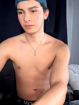 Snapshot of cybercosmiiic chatting on November 15, 8:16 pm cybercosmiiic online show from November 15, 8:16 pm