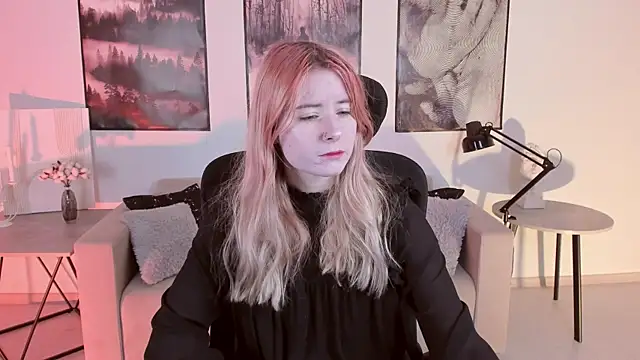 LexiWenford online show from December 11, 6:36 am