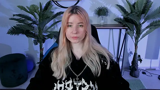 LexiWenford online show from December 24, 9:17 am