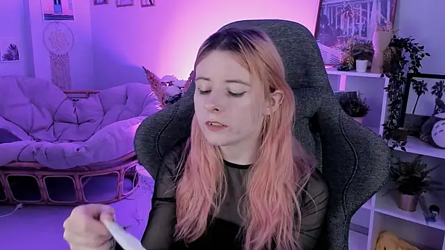 LexiWenford online show from January 22, 9:02 am