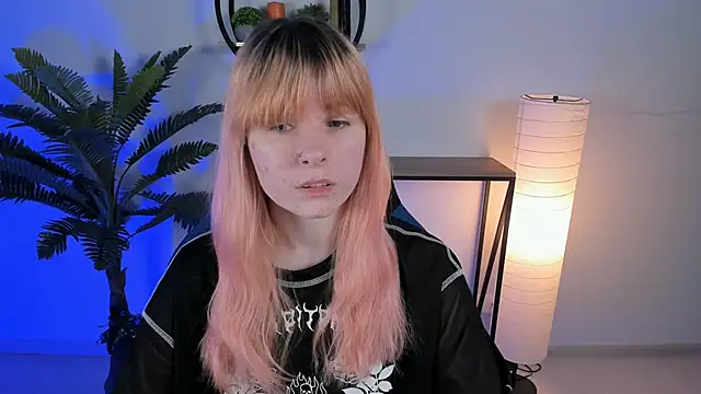 LexiWenford online show from February 25, 5:52 am