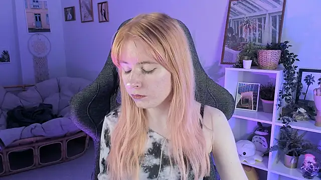 LexiWenford online show from March 4, 8:46 am