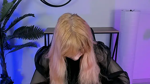 LexiWenford online show from March 5, 6:12 am