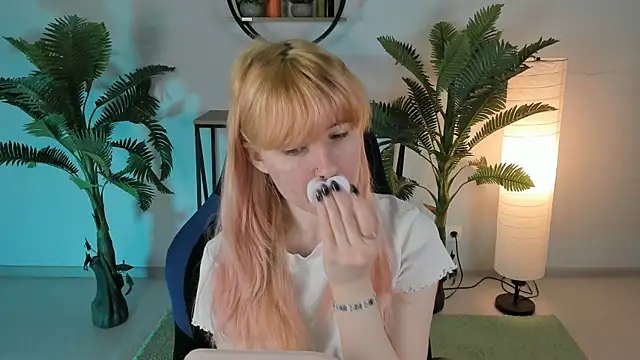 LexiWenford online show from March 11, 2:43 am