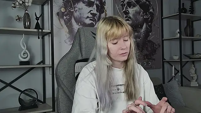 LexiWenford online show from June 9, 3:40 am