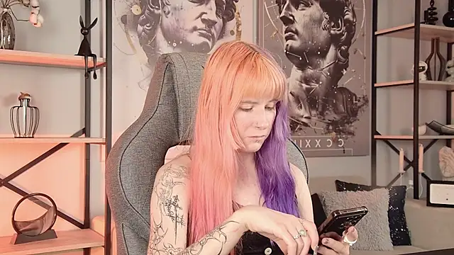 LexiWenford online show from July 13, 3:42 am