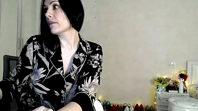 Devil Goddess online show from December 23, 9:40 pm