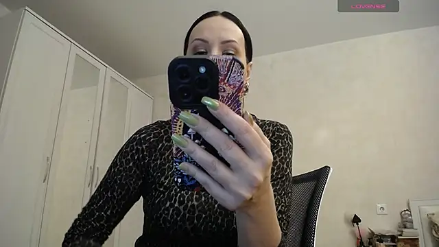 Snapshot of Devil_Goddess chatting on February 28, 4:19 pm Devil Goddess online show from February 28, 4:19 pm