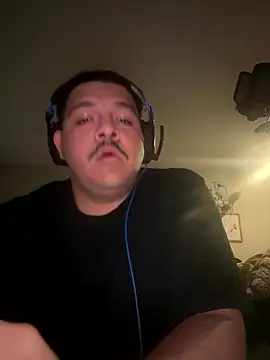 Snapshot of Detodo27 chatting on March 17, 12:26 am Detodo27 online show from March 17, 12:26 am