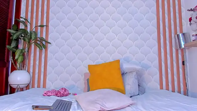 PamelaReall online show from December 15, 4:40 am