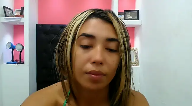 Dona Tela online show from December 17, 3:28 pm