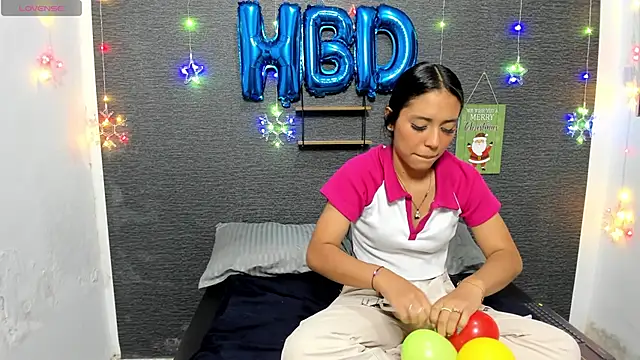 monse 02 online show from December 22, 2:06 pm