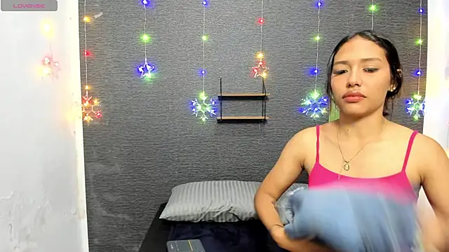 monse 02 online show from December 29, 2:21 pm