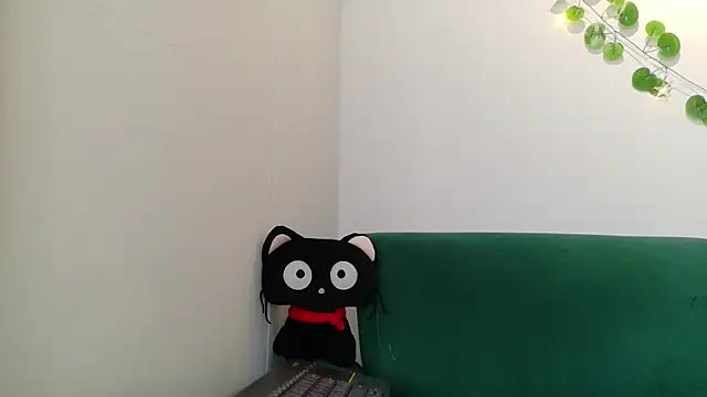 kittyzenn online show from June 15, 10:45 pm