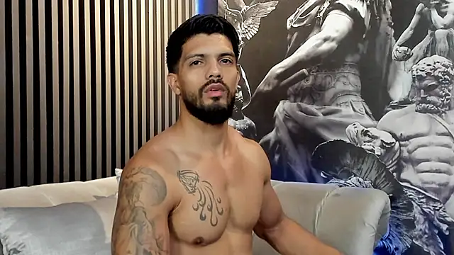 DannSaenz online show from January 4, 11:17 pm