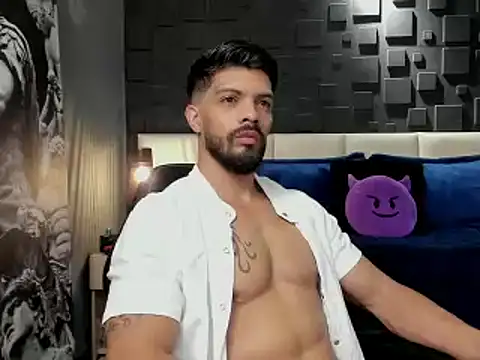 DannSaenz online show from January 26, 12:22 pm