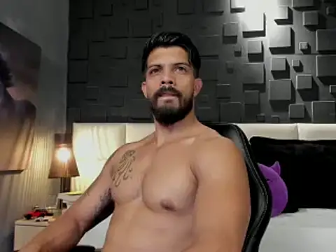 DannSaenz online show from February 2, 11:42 pm