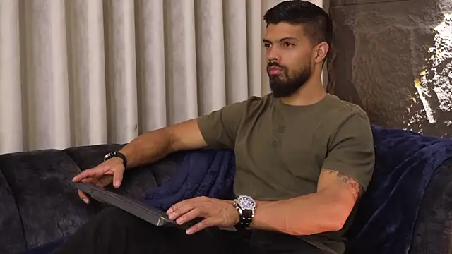 DannSaenz online show from November 18, 11:58 am