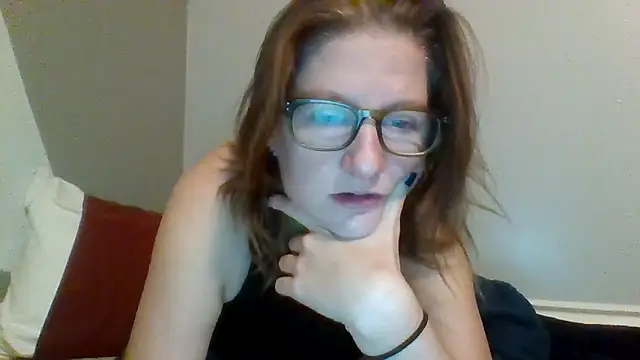 Snapshot of Eluradess chatting on October 12, 7:46 pm Eluradess online show from October 12, 7:46 pm