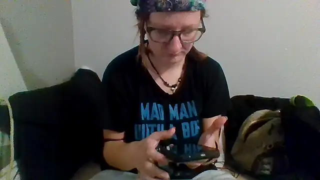 Snapshot of Eluradess chatting on October 16, 2:56 am Eluradess online show from October 16, 2:56 am