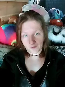 Snapshot of Eluradess chatting on October 21, 3:35 pm Eluradess online show from October 21, 3:35 pm