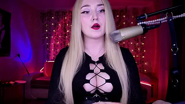 AllisonBlack  online show from May 22, 8:36 pm