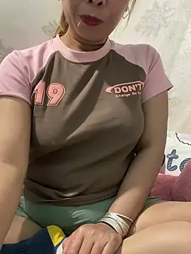 Linaannn online show from February 7, 12:39 pm