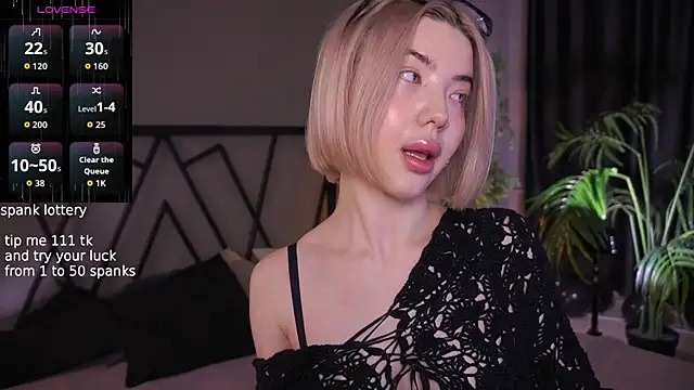 LindaThacker online show from December 20, 4:19 am