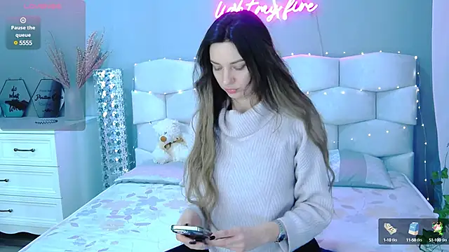 VioletUmi online show from January 25, 9:26 am