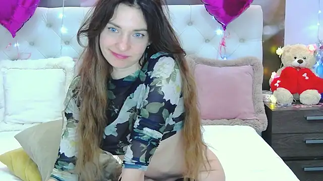 VioletUmi online show from February 9, 2:50 pm