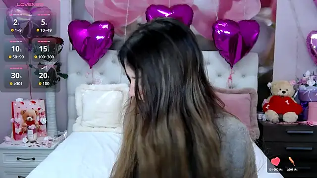 VioletUmi online show from February 11, 9:31 am