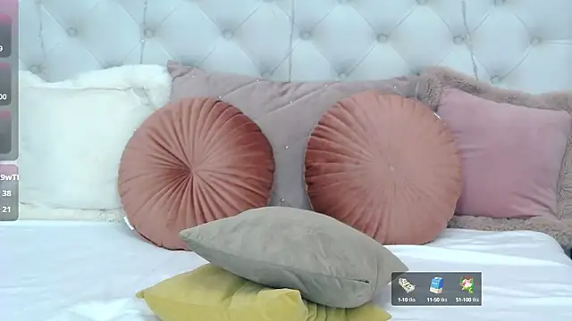 VioletUmi online show from February 28, 2:20 pm