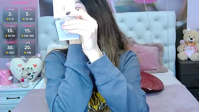 VioletUmi online show from March 7, 8:45 am