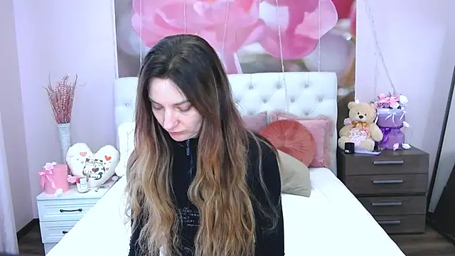 VioletUmi online show from March 23, 9:10 am