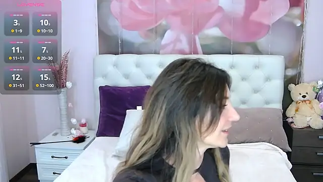 VioletUmi online show from September 15, 8:14 am