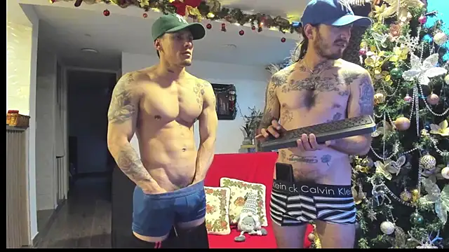 Snapshot of MARCELOANDLUCIAN chatting on December 1, 10:48 pm MARCELOANDLUCIAN online show from December 1, 10:48 pm