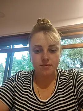 Snapshot of CoddessCrystal chatting on September 27, 5:45 am CoddessCrystal online show from September 27, 5:45 am