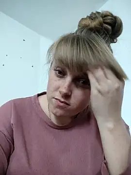 Snapshot of CoddessCrystal chatting on October 6, 11:51 am CoddessCrystal online show from October 6, 11:51 am