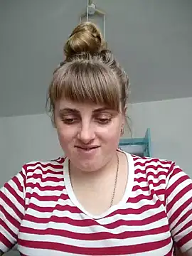 Snapshot of CoddessCrystal chatting on November 18, 10:09 am CoddessCrystal online show from November 18, 10:09 am