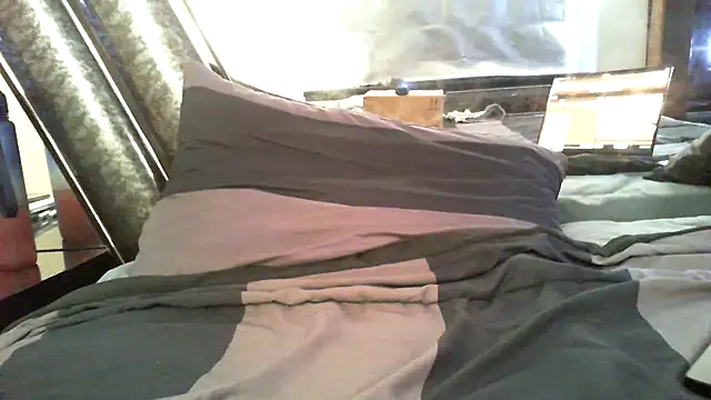 dreamboydani online show from November 4, 1:27 am