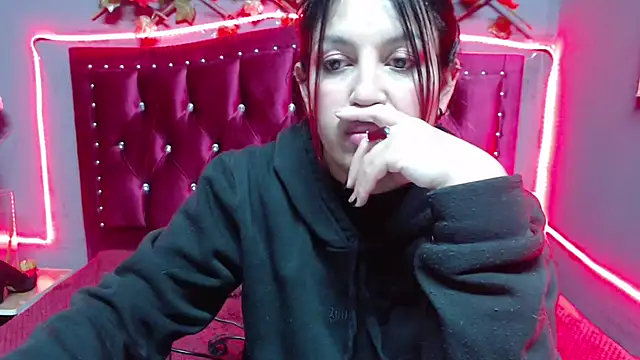 Melani cute02 online show from January 25, 11:32 pm