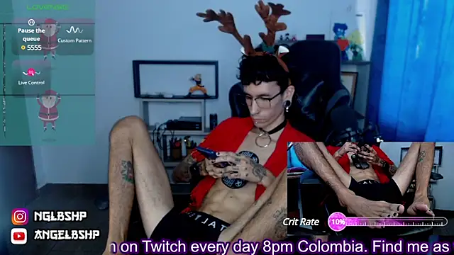  kyleowens  online show from December 24, 1:06 pm