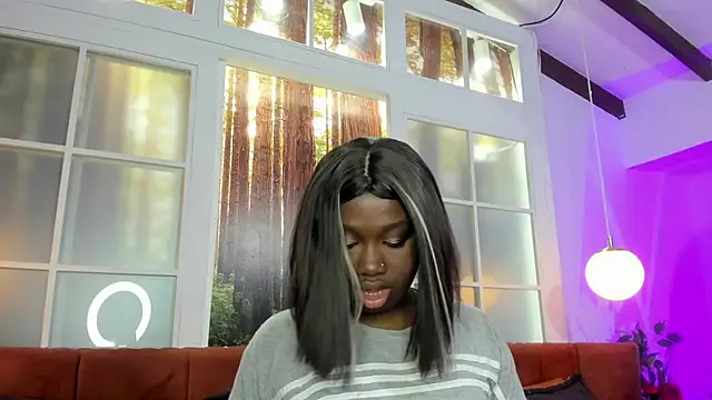 KarlieMoss online show from March 12, 8:10 pm