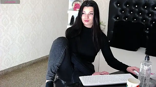 Allisonn223 online show from December 28, 8:25 pm