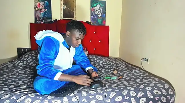 blackWhite hot online show from January 24, 9:49 am