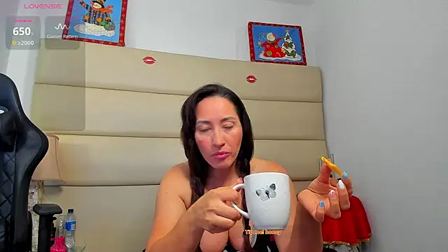 Snapshot of avatomas_02 chatting on December 4, 4:33 am avatomas 02 online show from December 4, 4:33 am