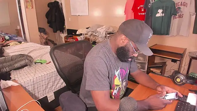 MrChuckDailyXXX online show from October 9, 10:52 pm