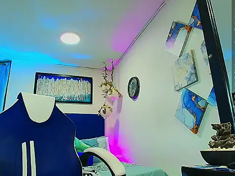 Adil aminn online show from November 6, 7:04 pm